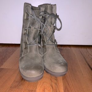 Sorel wedge boot size 8